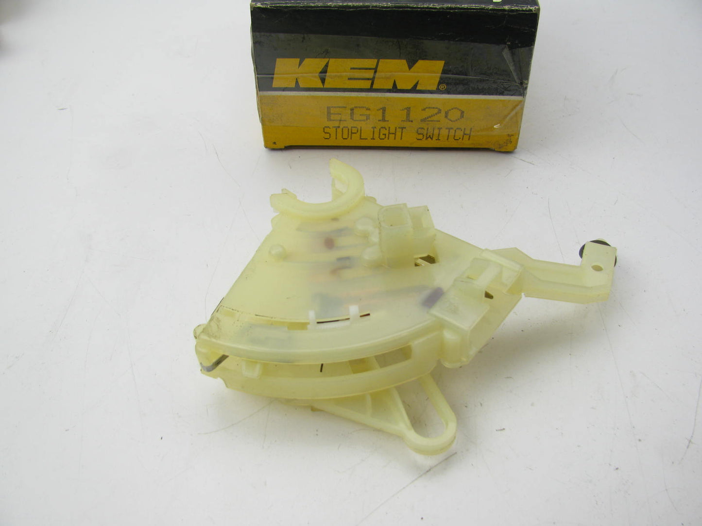 Kemparts EG1120 Brake Light Switch - 10180504 SL194 1S5202 5354471 DR448