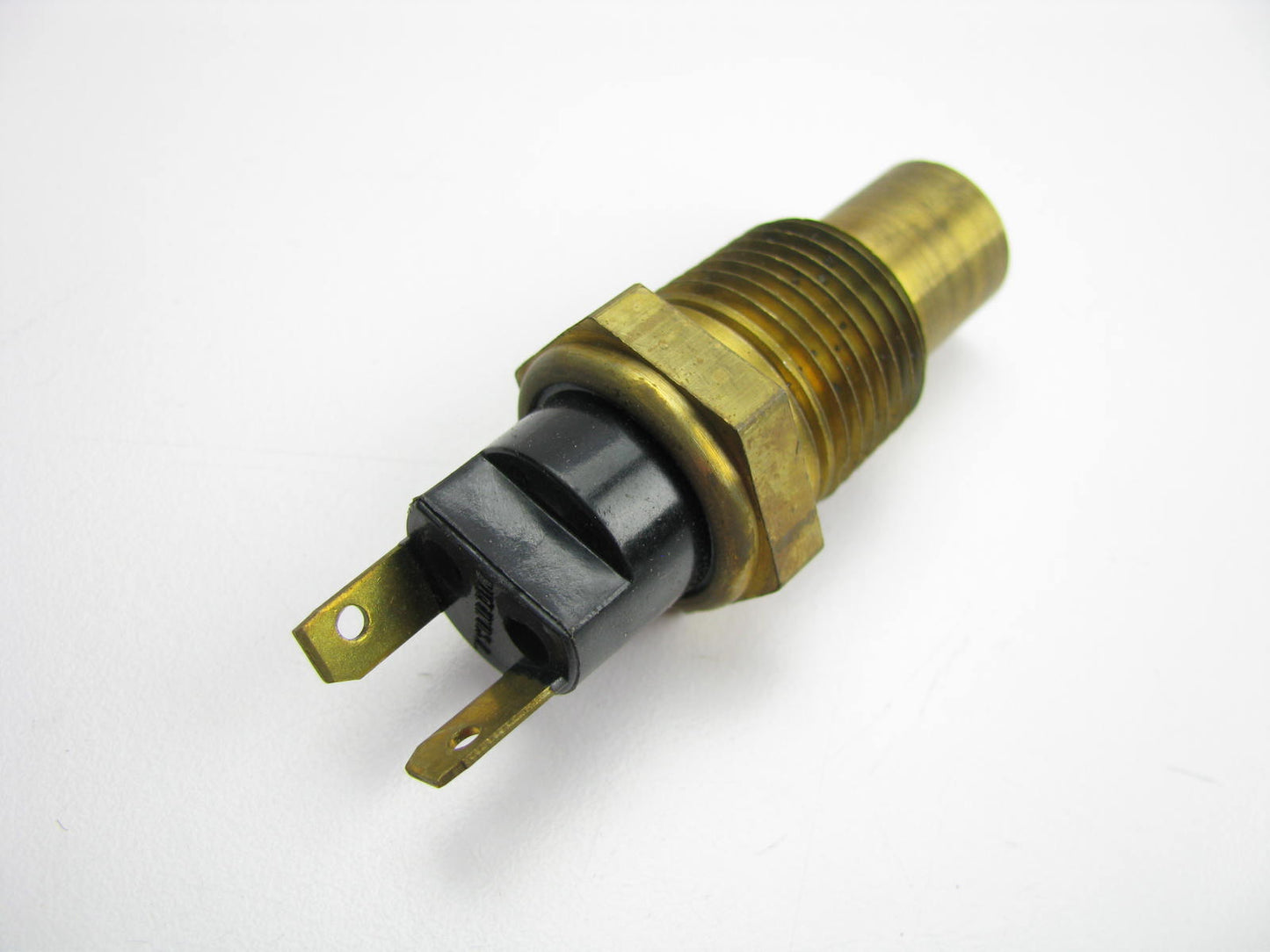 Kemparts TW33 Engine Coolant Temperature Sensor Sender Switch