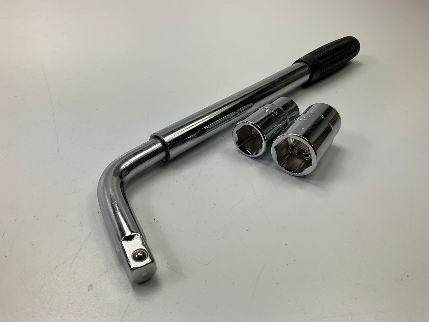 Ken-tool 35634 - 21'' Telescoping Lug Wrench