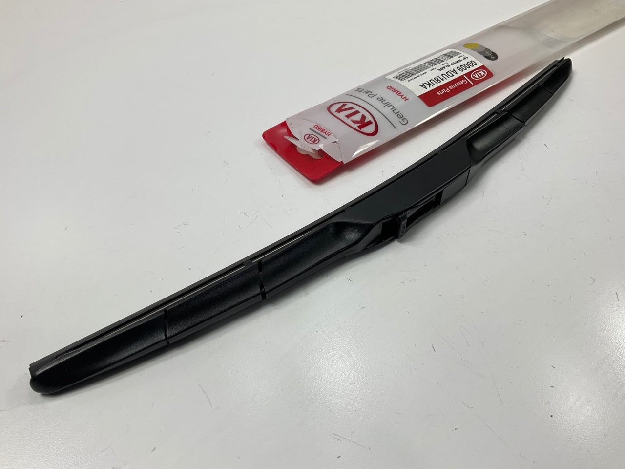 NEW GENUINE Windshield Wiper Blade 18'' Right Side OEM For Kia 00009ADU18UKA