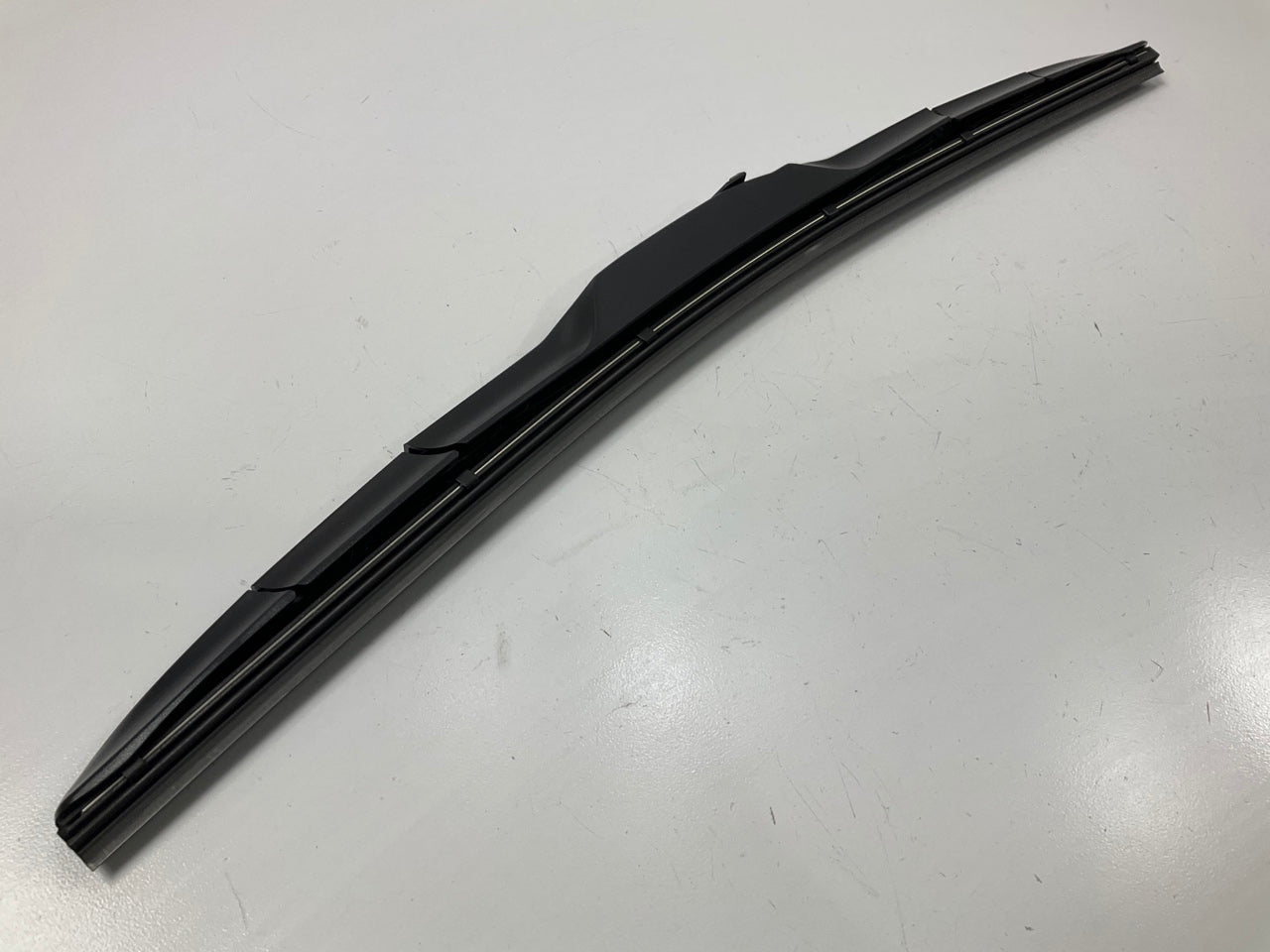 NEW GENUINE Windshield Wiper Blade 18'' Right Side OEM For Kia 00009ADU18UKA