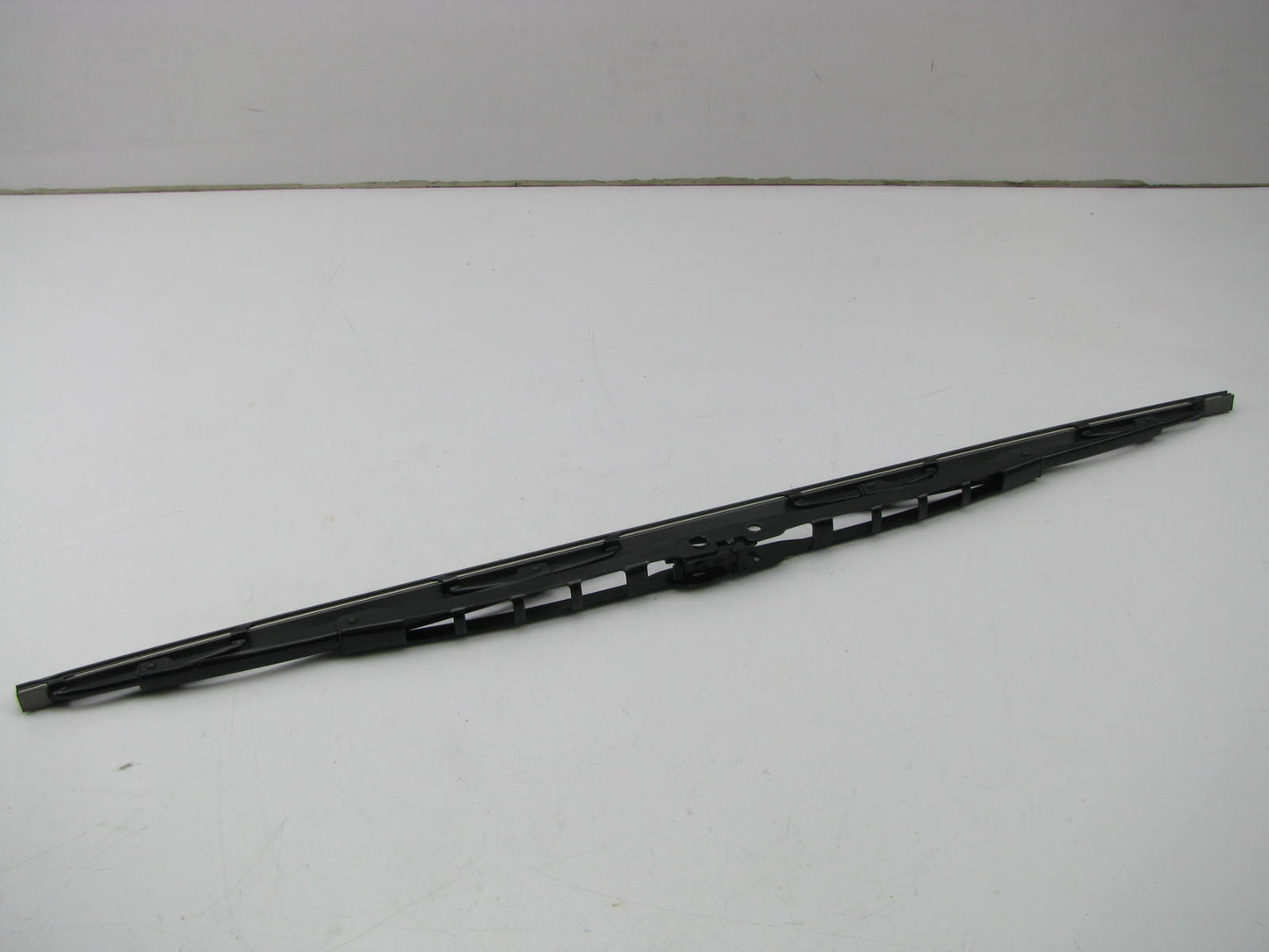 NEW GENUINE Windshield Wiper Blade - 20 Inch OEM For Kia 00009ADU20KA