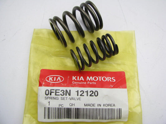 (1) NEW GENUINE OEM Engine Valve Spring For 00-02 Kia Sportage 2.0L  0FE3N12120