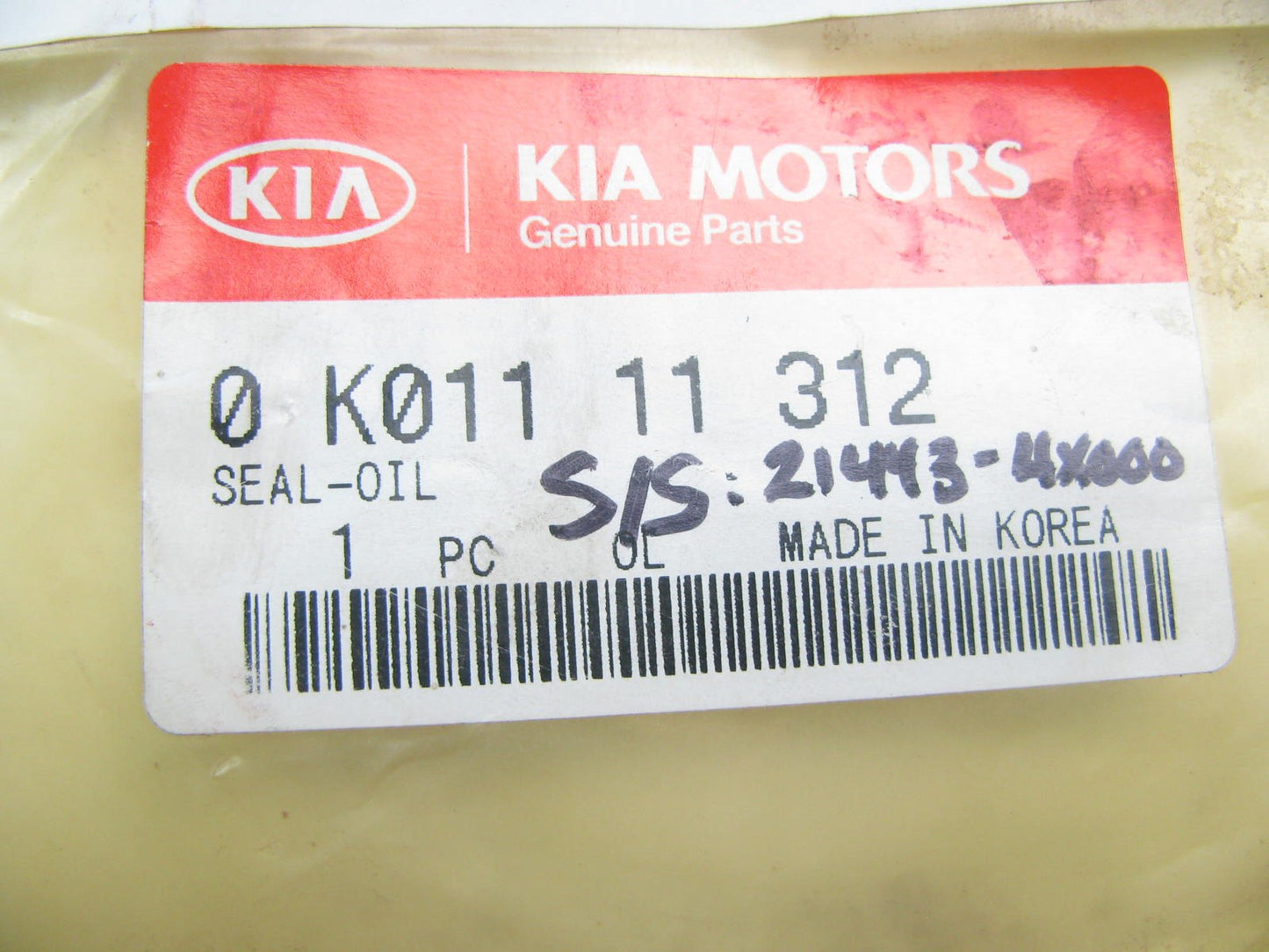 New Genuine Rear Main Crankshaft Seal OEM For 1995-2002 KIA 2.0L DOHC 0K01111312