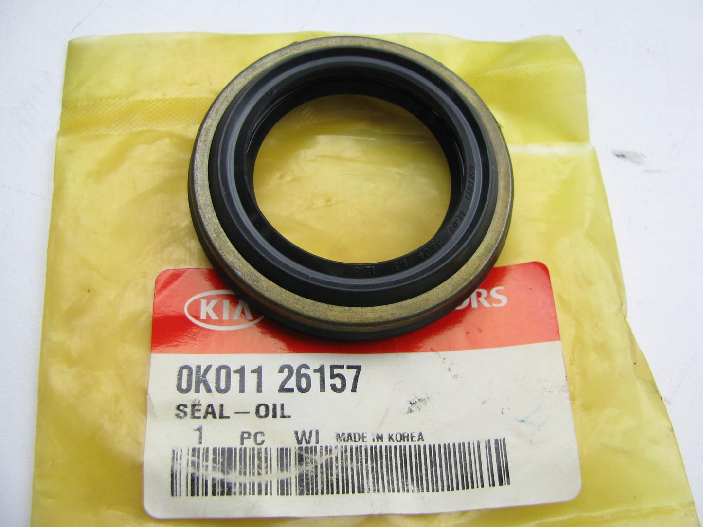 NEW GENUINE OEM Rear Outer Wheel Seal For 95-97 Kia Sportage 0K01126157