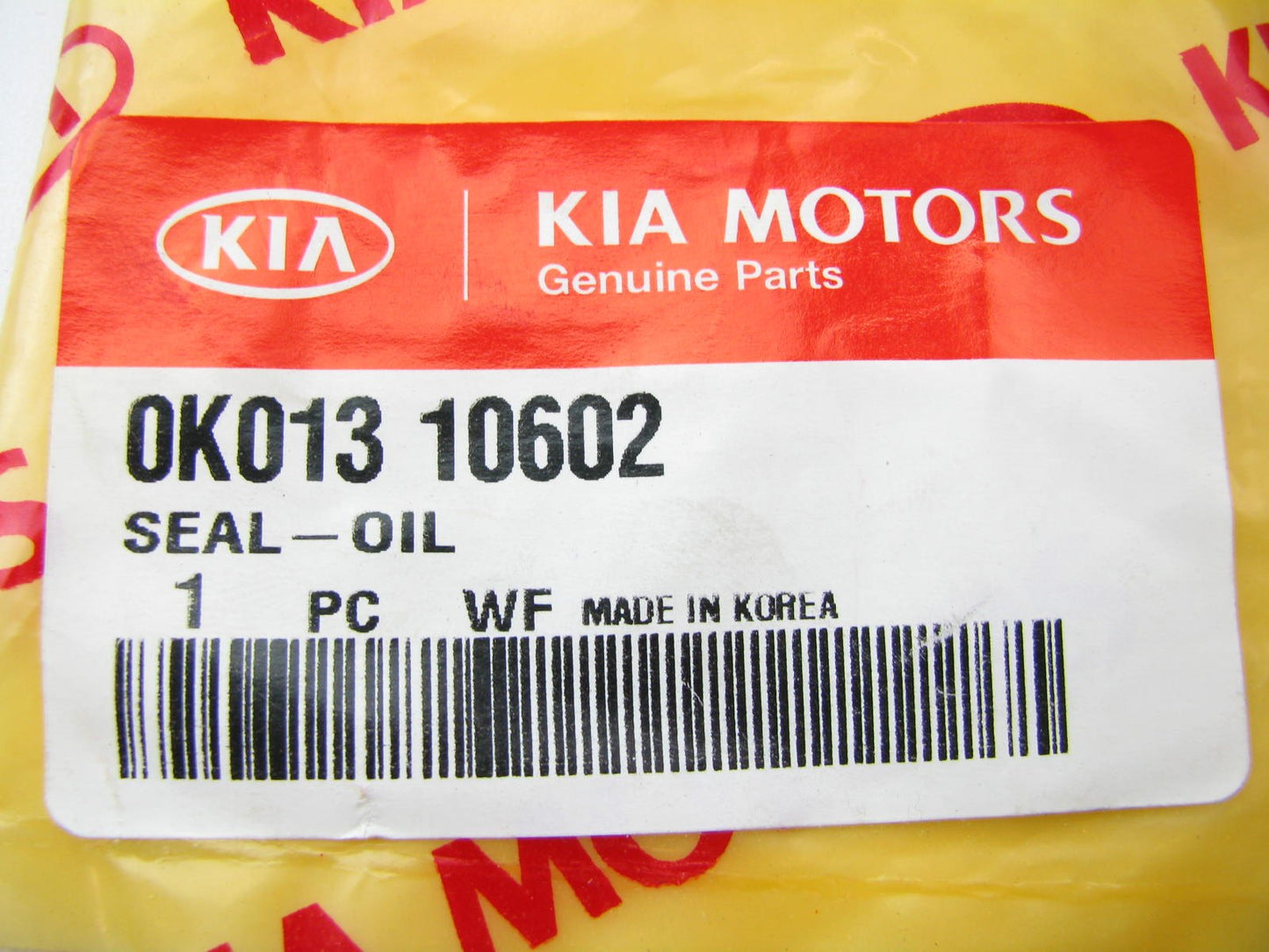New Genuine Engine Camshaft Seal OEM For Kia 4 CYLINDER  0K01310602