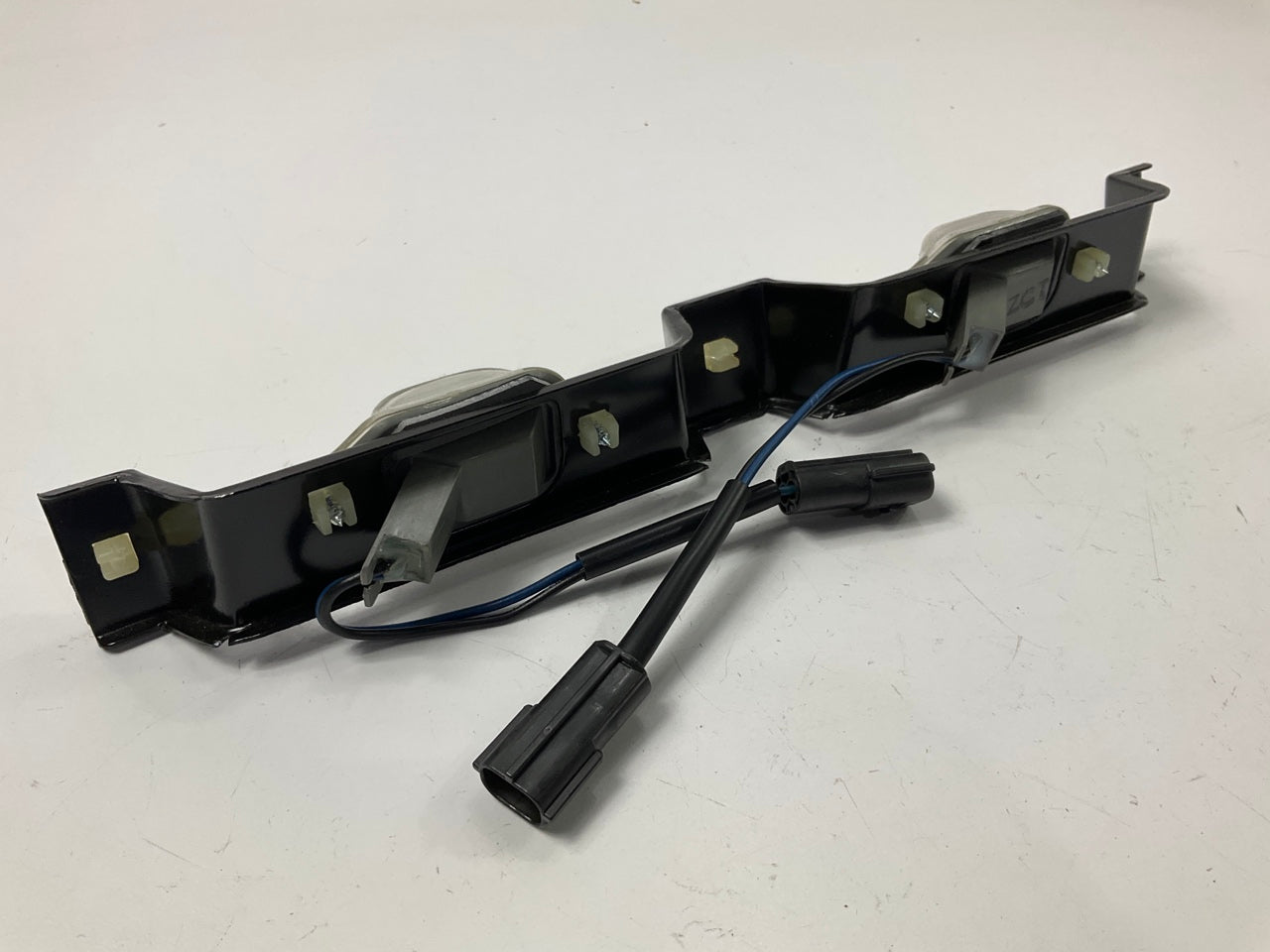 NEW License Plate Light Lamp OEM For 1998-2002 Kia Sportage 0K01A51270A