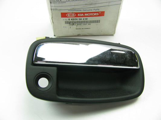 Front Right Exterior Door Handle OEM For 1995-1997 Kia Sportage  0K02458410