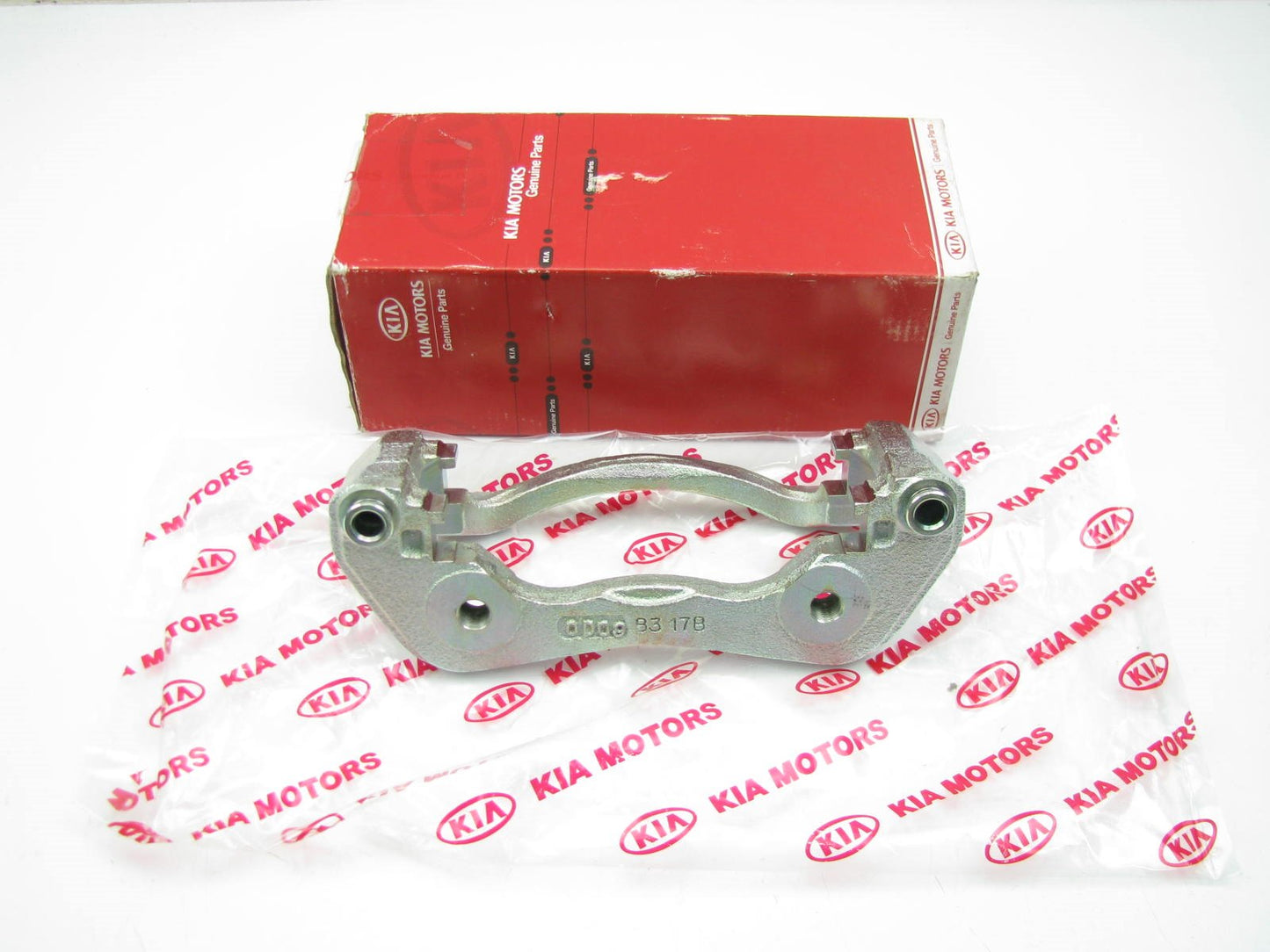 NEW GENUINE FRONT Disc Brake Caliper Bracket OEM For 1998-02 Sportage 0K04533281