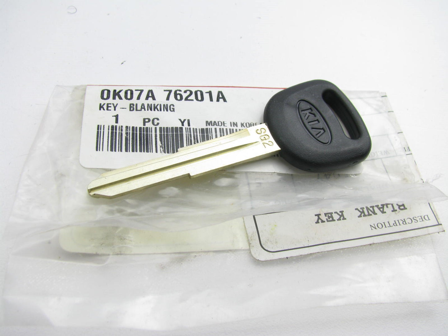 New Genuine Uncut Key Blank For 2001-2002 Kia Sportage 0K07A76201A