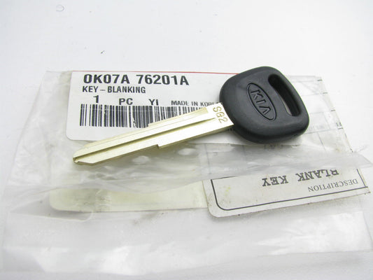 New Genuine Uncut Key Blank For 2001-2002 Kia Sportage 0K07A76201A