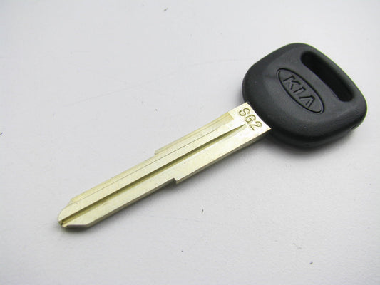 New Genuine Uncut Key Blank For 2001-2002 Kia Sportage 0K07A76201A