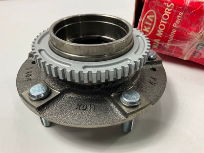 NEW GENUINE Front Wheel Hub OEM For 2000-2002 Kia Sportage 0K08133060