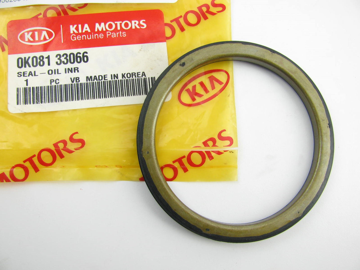 Front Inner Wheel Dust Seal OEM For 2009-2010 Kia Sportage 4WD ONLY 0K08133066