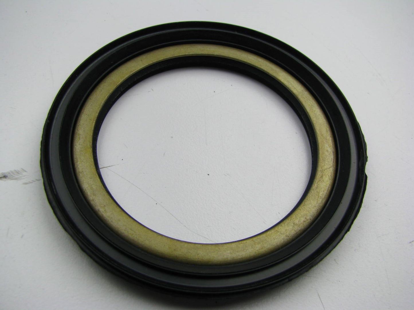 New OEM Front Outer Wheel Seal For 95-02 Kia Sportage 0K08133067