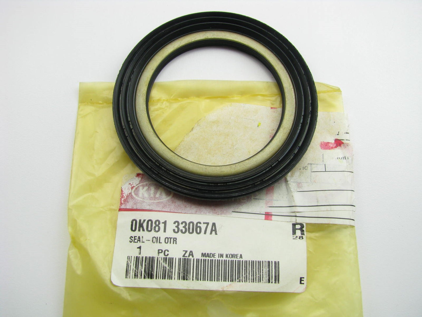 New OEM Front Outer Wheel Seal For 01-02 KIA Sportage 4WD ONLY   0K08133067A