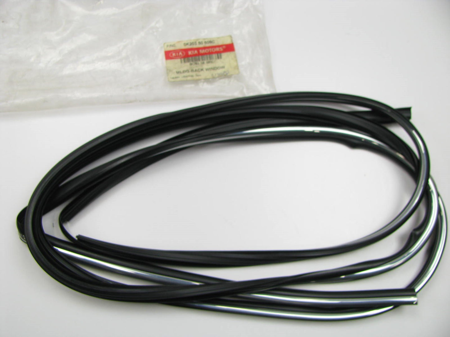 New Rear Window Reveal Trim Moulding Seal OEM For 93-95 Kia Sephia 0K203 50 609C