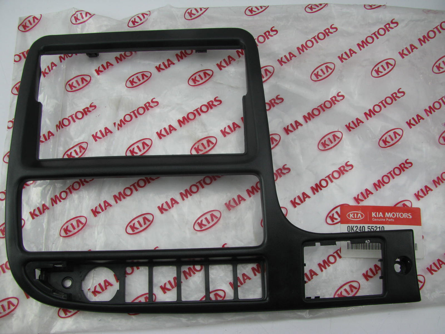 NEW Center Dash Instrument Panel Radio Trim Bezel OEM For 1995-97 Kia Sephia