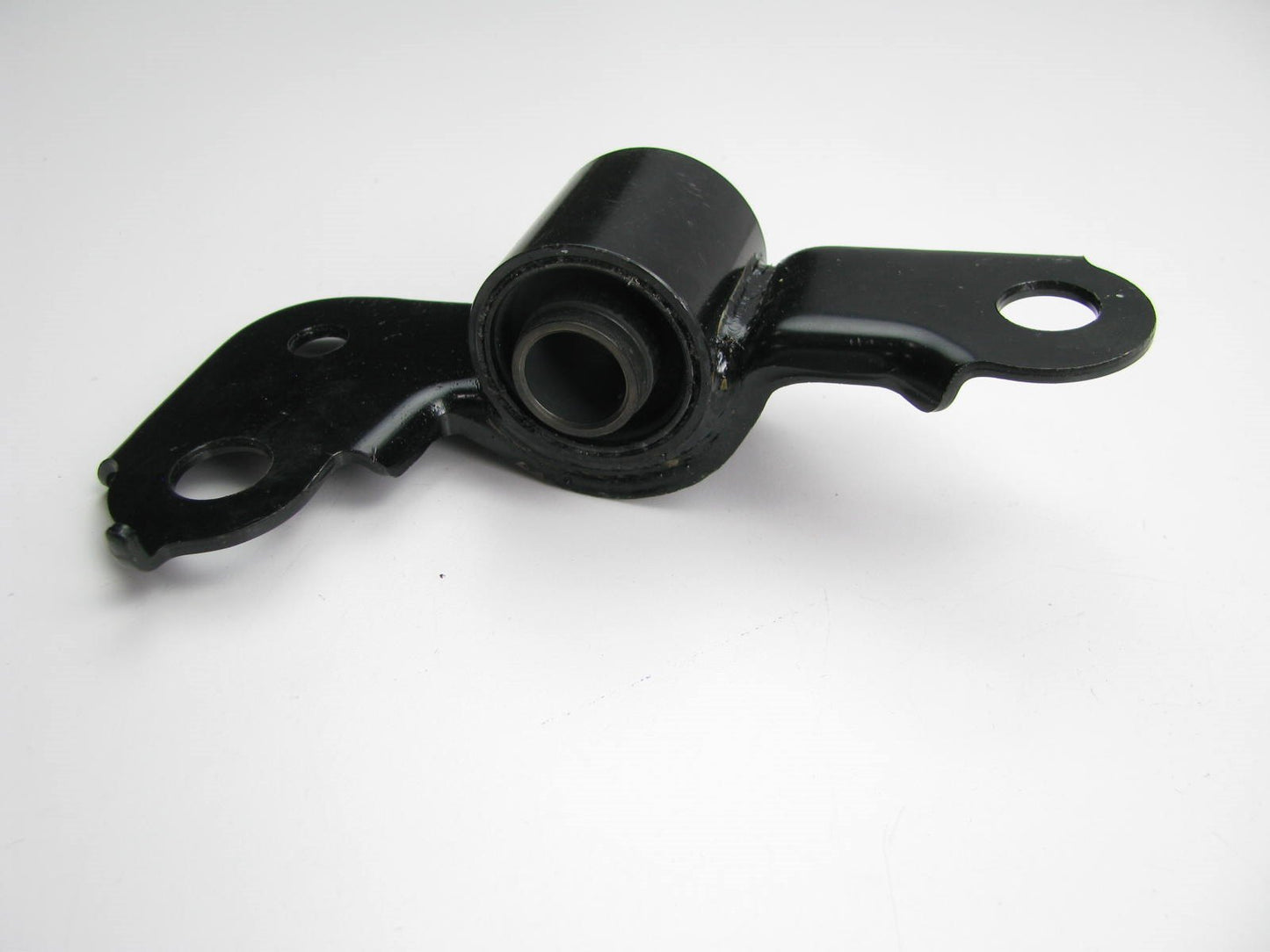 NEW Front LEFT Lower Control Arm Bushing Support Bracket OEM For Kia 0K2A13446Y