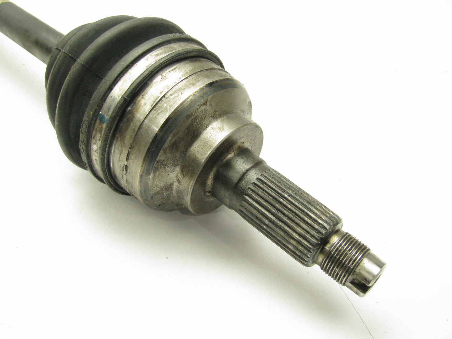 Front Right Passengers CV Axle For 1998-2000 Sephia, 00-01 Spectra 0K2A525500A