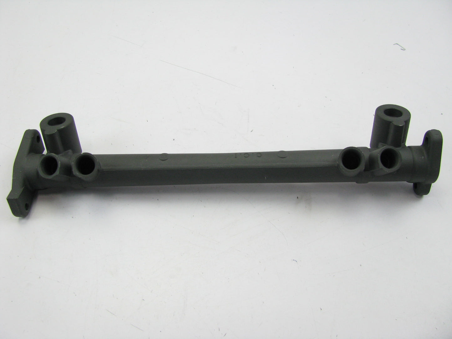 New Genuine OEM Engine Fuel Rail For 2000-2004 Kia Spectra 1.8L  0K2N5-13150