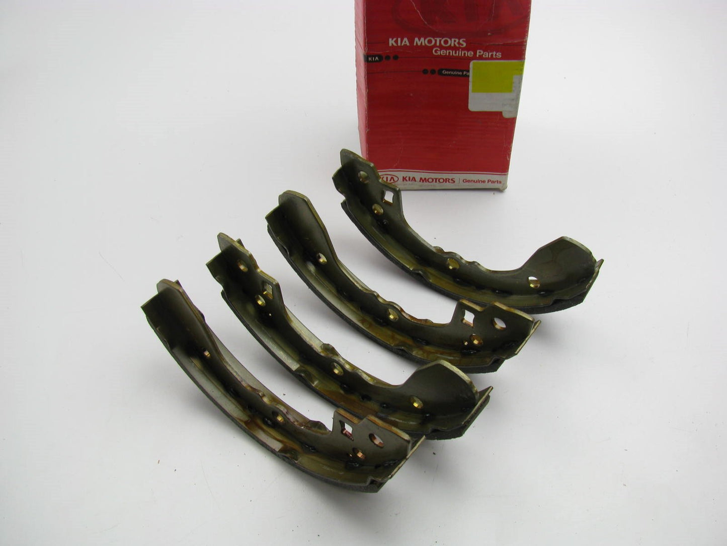NEW GENUINE OEM Rear Drum Brake Shoes For 2001-2005 Kia Rio 0K30A2628Z