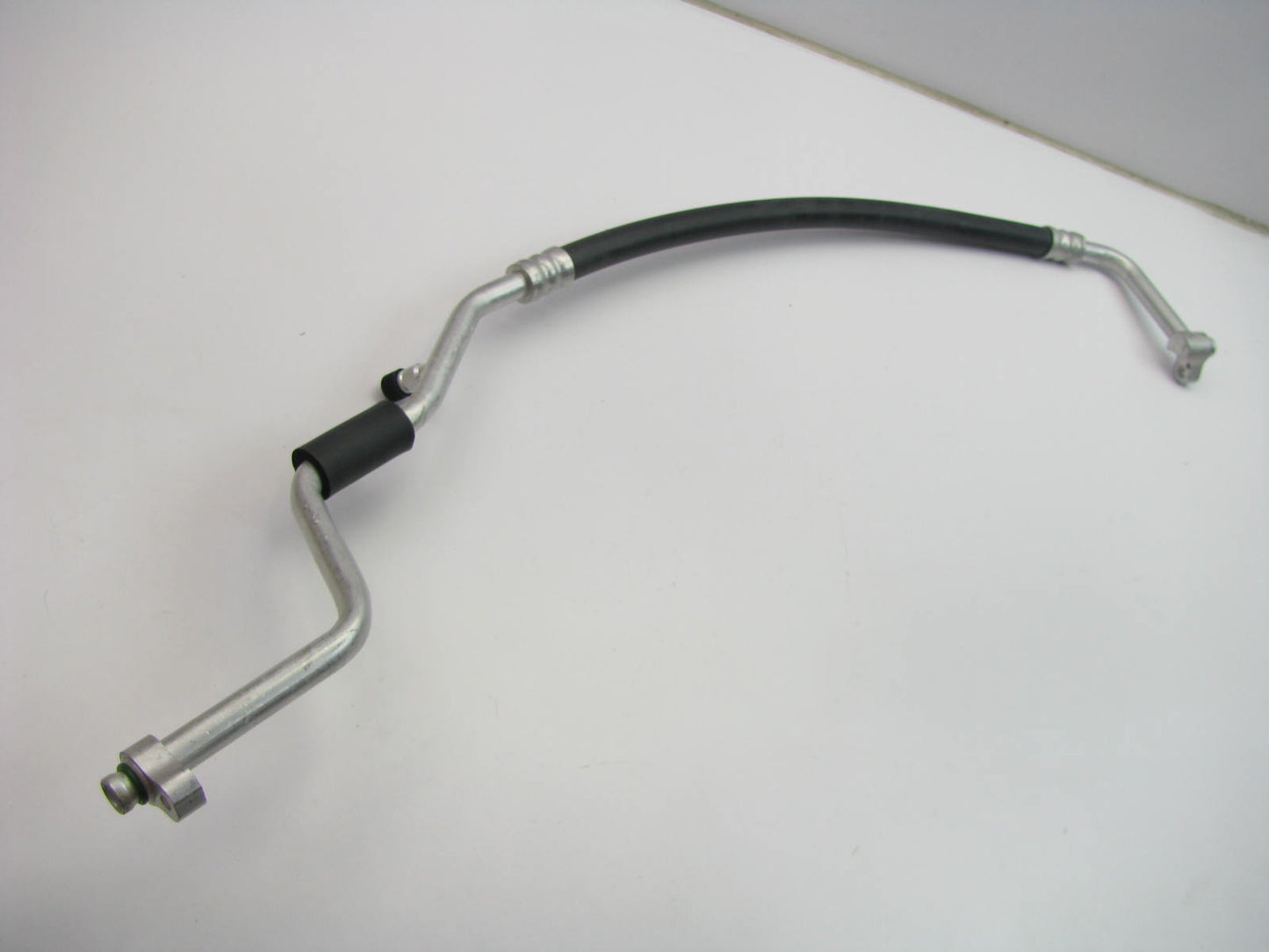NEW GENUINE A/C Refrigerant Suction Line Hose OEM For 01-05 Kia Rio 0K30A61460F