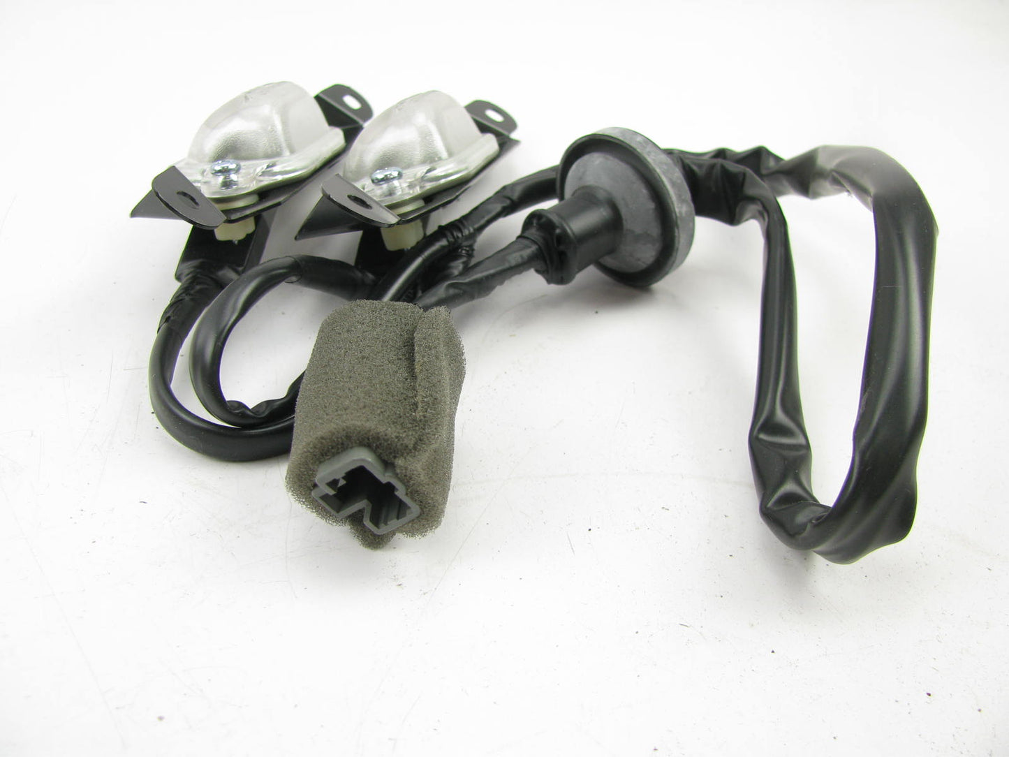 NEW GENUINE License Plate Light Lamps OEM For 2001-2002 Kia Rio 0K33C51270