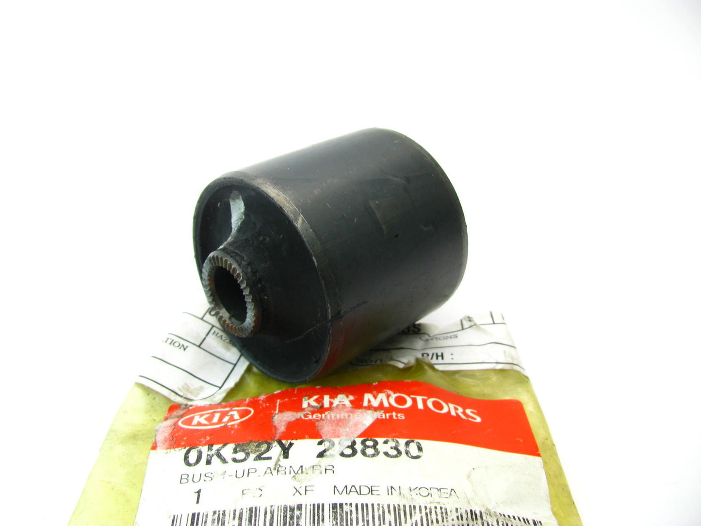 New Genuine Rear Suspension Upper Bushing OEM For 02-05 Sedona 0K52Y28830