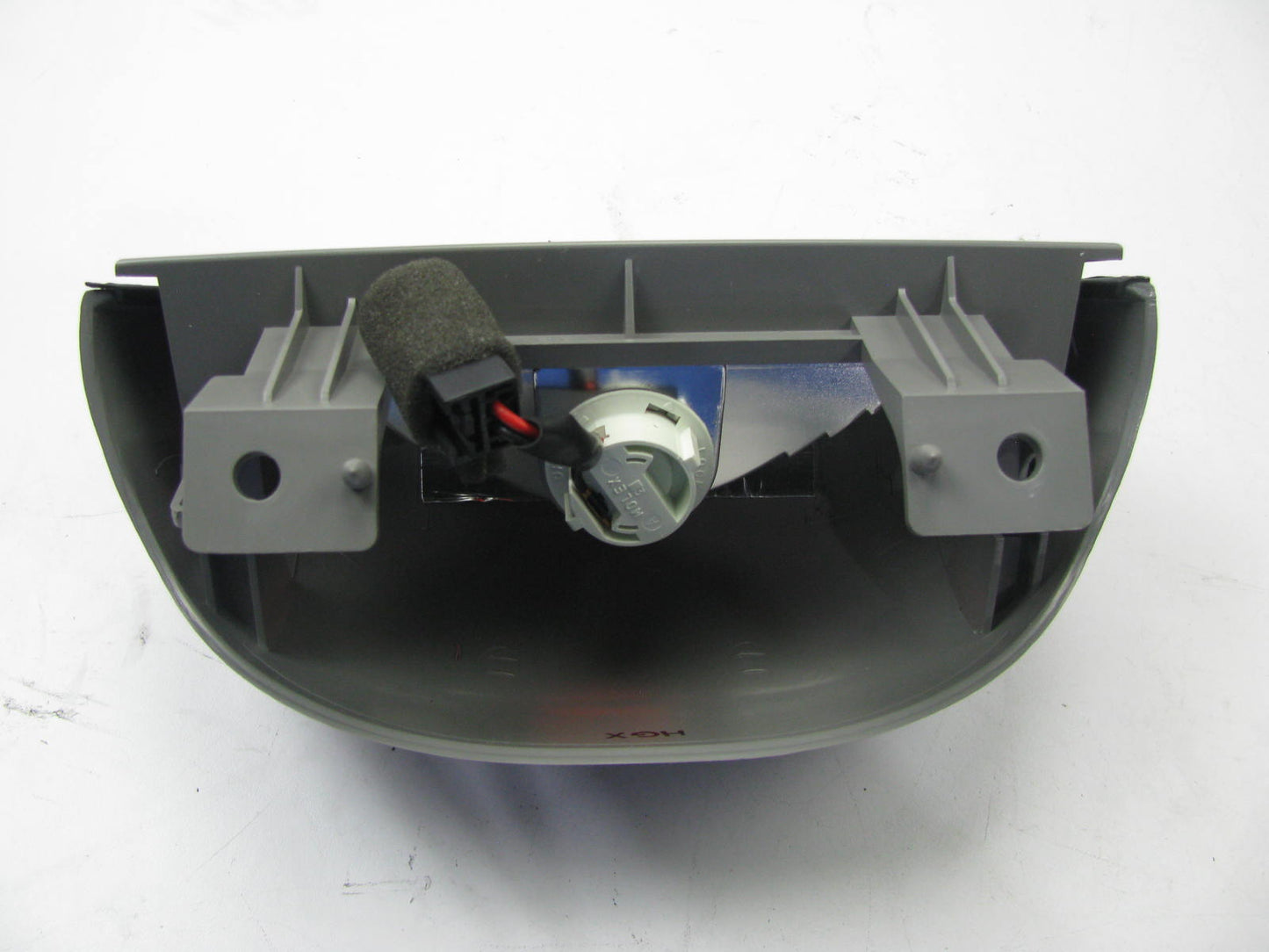 NEW 0K52Y51580BCY REAR 3rd Center High Mount Stop Light OEM For 04-05 Kia Sedona