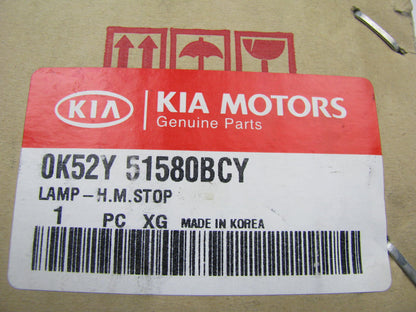 NEW 0K52Y51580BCY REAR 3rd Center High Mount Stop Light OEM For 04-05 Kia Sedona