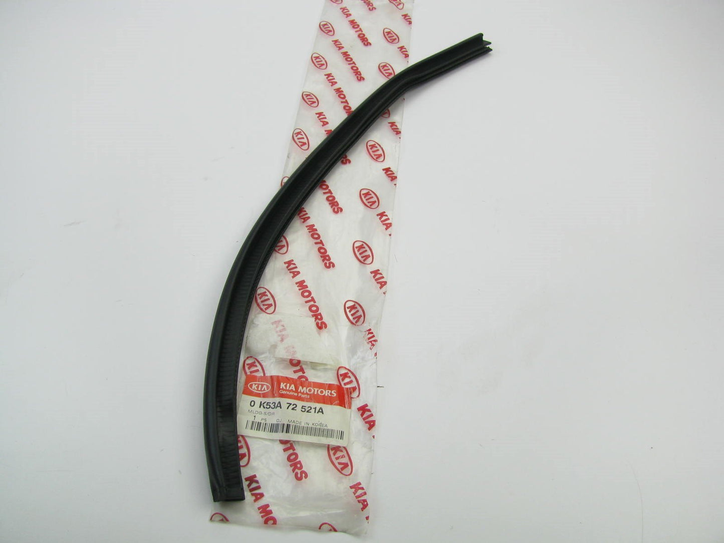 New OEM Rear RIGHT Side Sliding Door Edge Protector Moulding For 02-05 Sedona