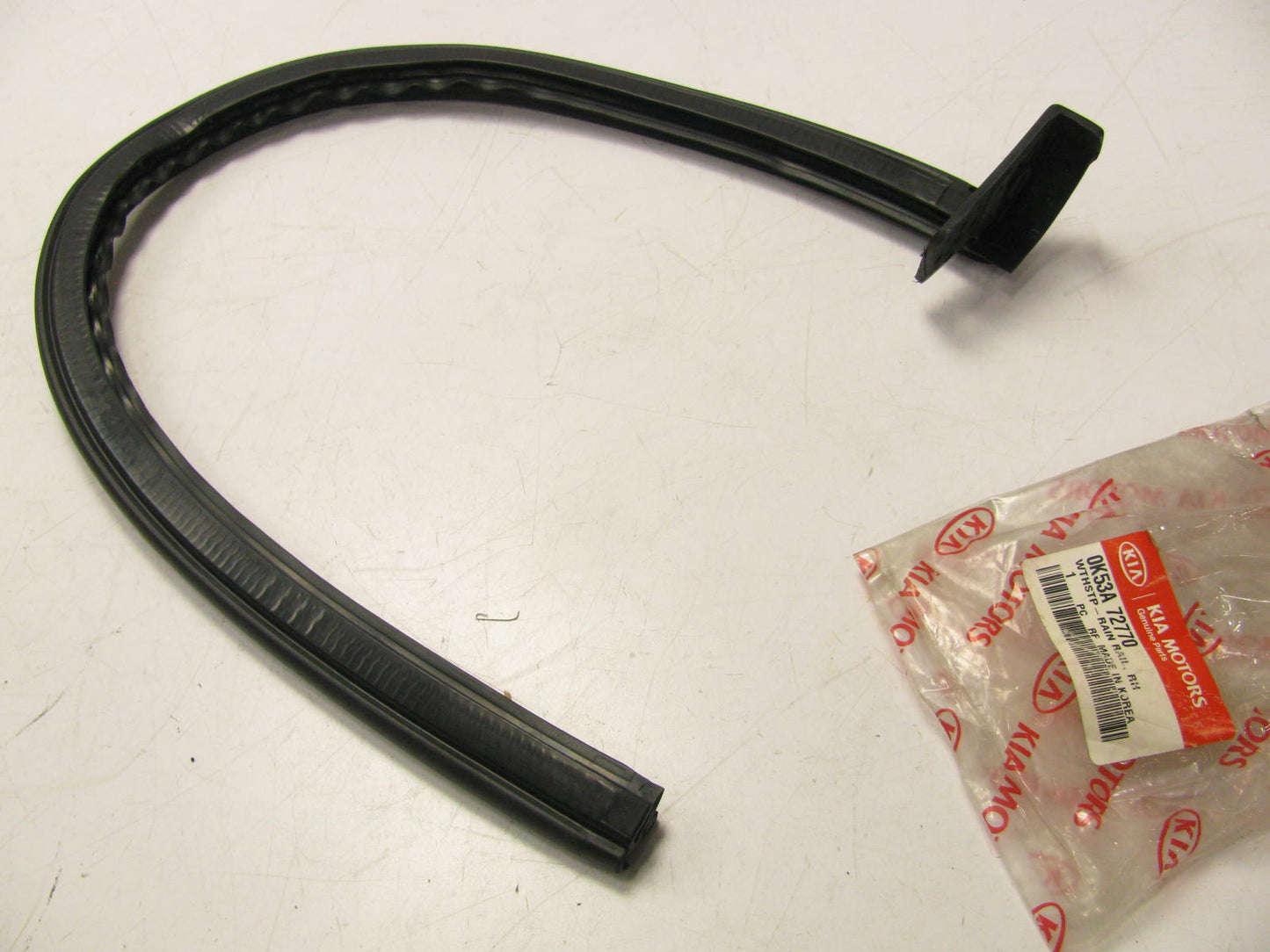 NEW - OEM 0K53A72770 Right Rain Rail Weather Strip Seal For 2001-2005 Kia Sedona