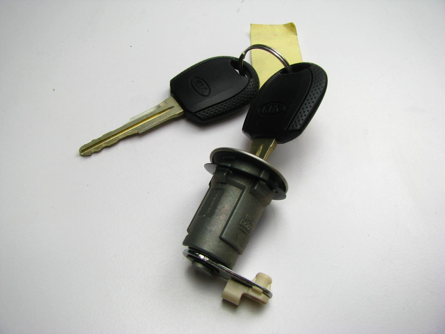 NEW - OEM 0K53A76930 Liftgate Tailgate Lock Cylinder W/ 2 Keys For 02-05 Sedona