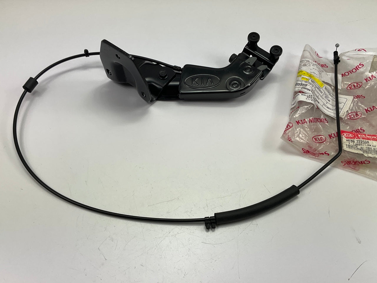 Right Passengers Side Sliding Door Lower Roller For 2002-2005 Sedona 0K53B72250A