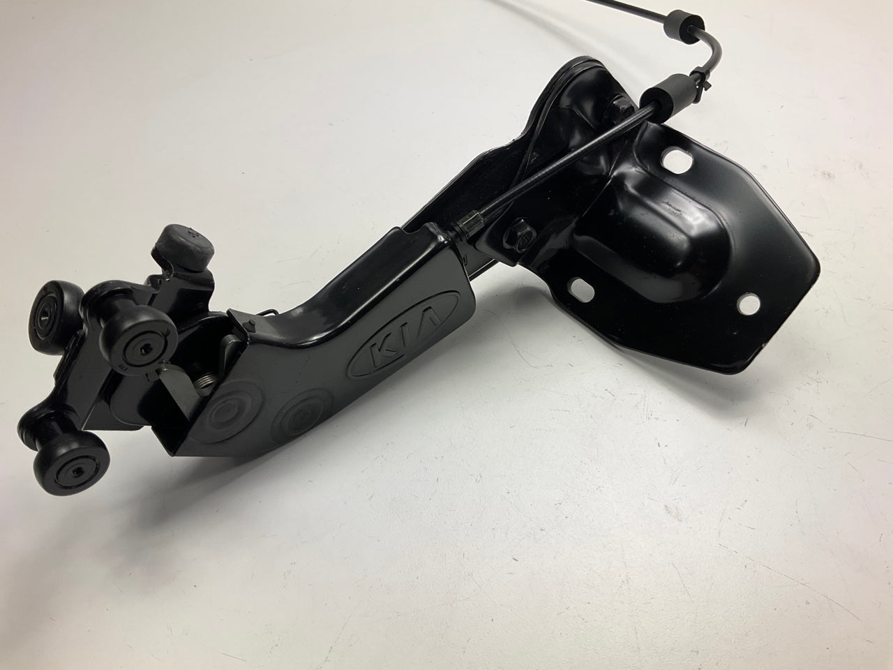 Left Drivers Side Sliding Slide Door Lower Roller OEM For 2002-2005 Kia Sedona