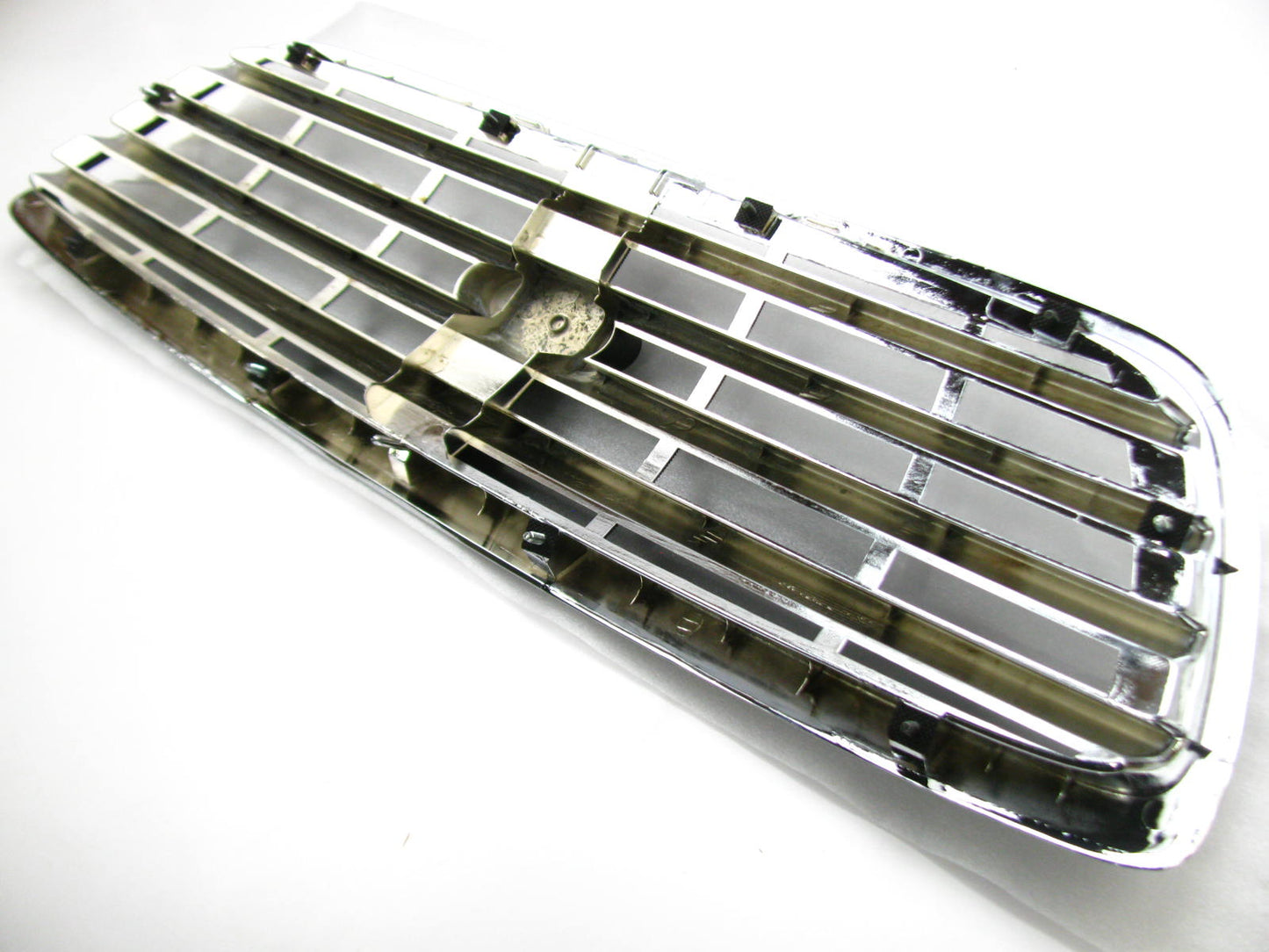 NEW GENUINE 0K53C50710 FRONT Grille CHROME OEM For 2001-2005 Kia Sedona
