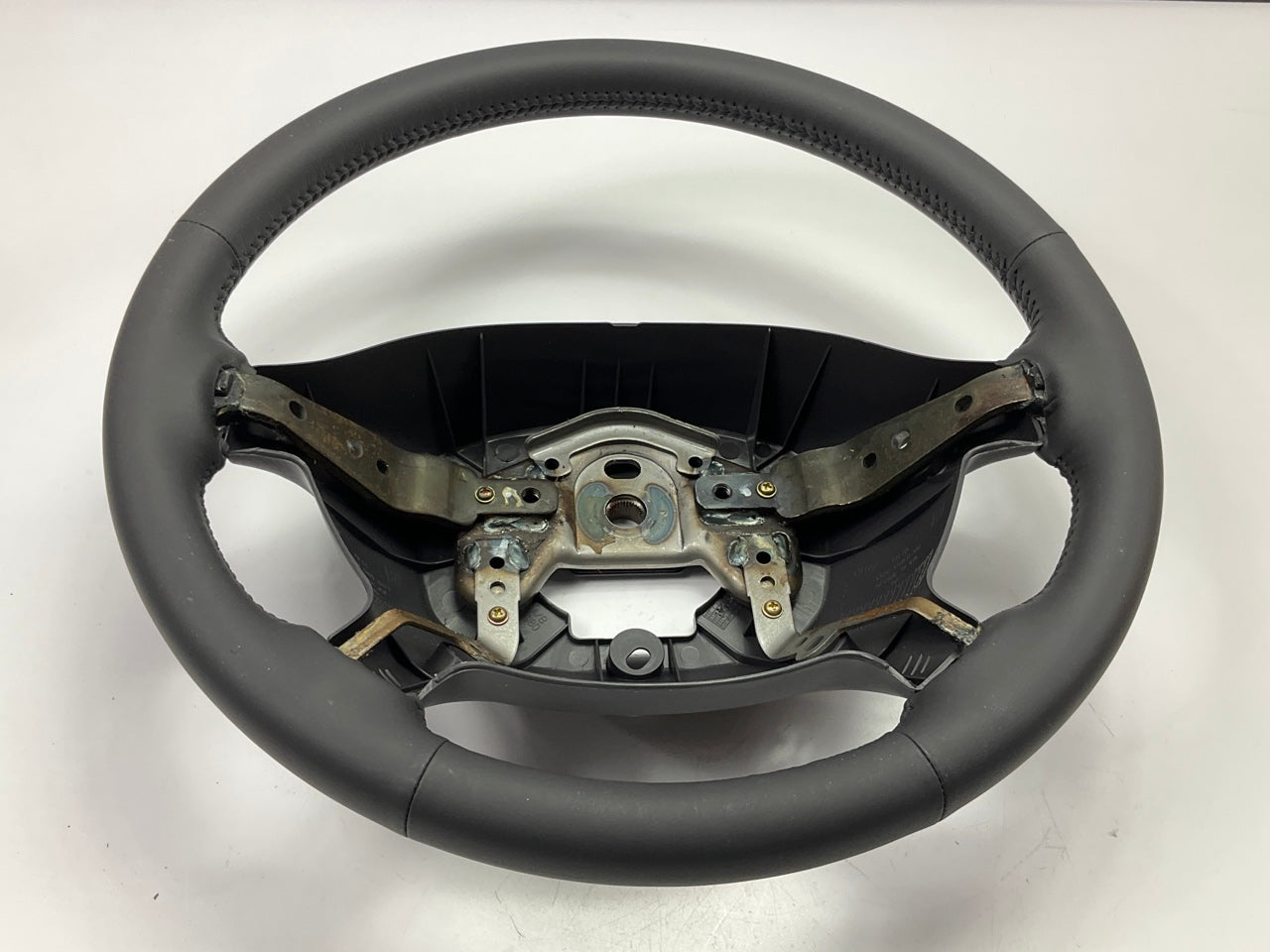 NEW GENUINE Steering Wheel OEM For 2002-2005 Kia Sedona 0K53N3298050
