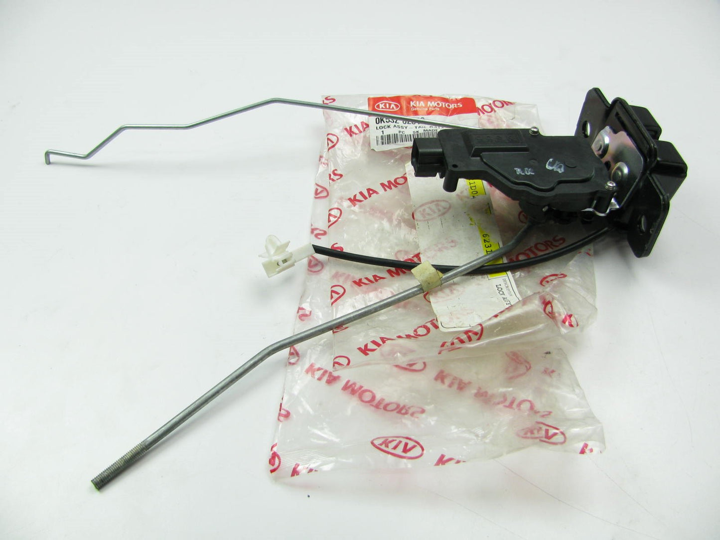 NEW GENUINE Tail Lift Gate Lock Actuator OEM For 2002-2005 Kia Sedona
