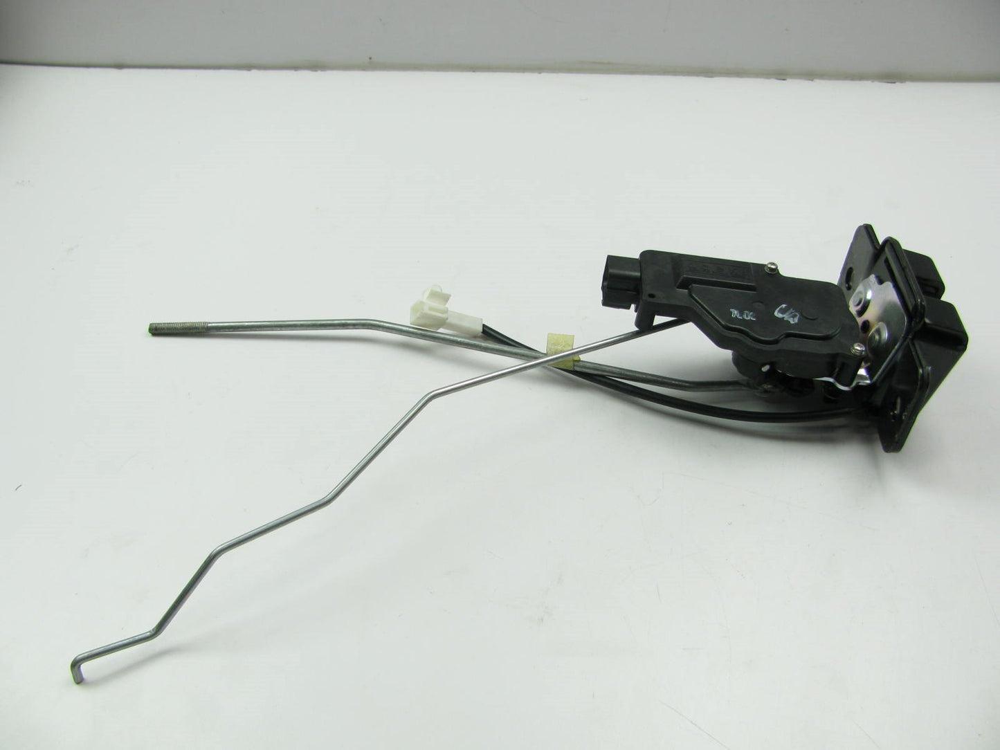 NEW GENUINE Tail Lift Gate Lock Actuator OEM For 2002-2005 Kia Sedona