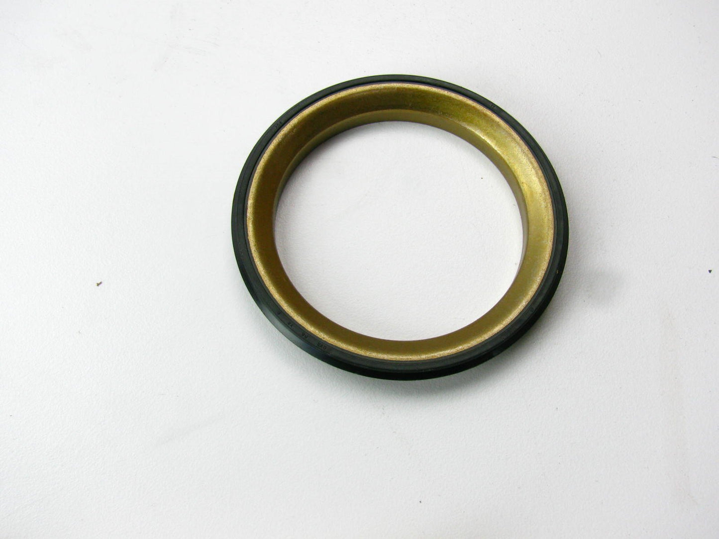 New Genuine Driveshaft Inner Oil Seal OEM For 2004-2006 Kia Sedona 0K55233065
