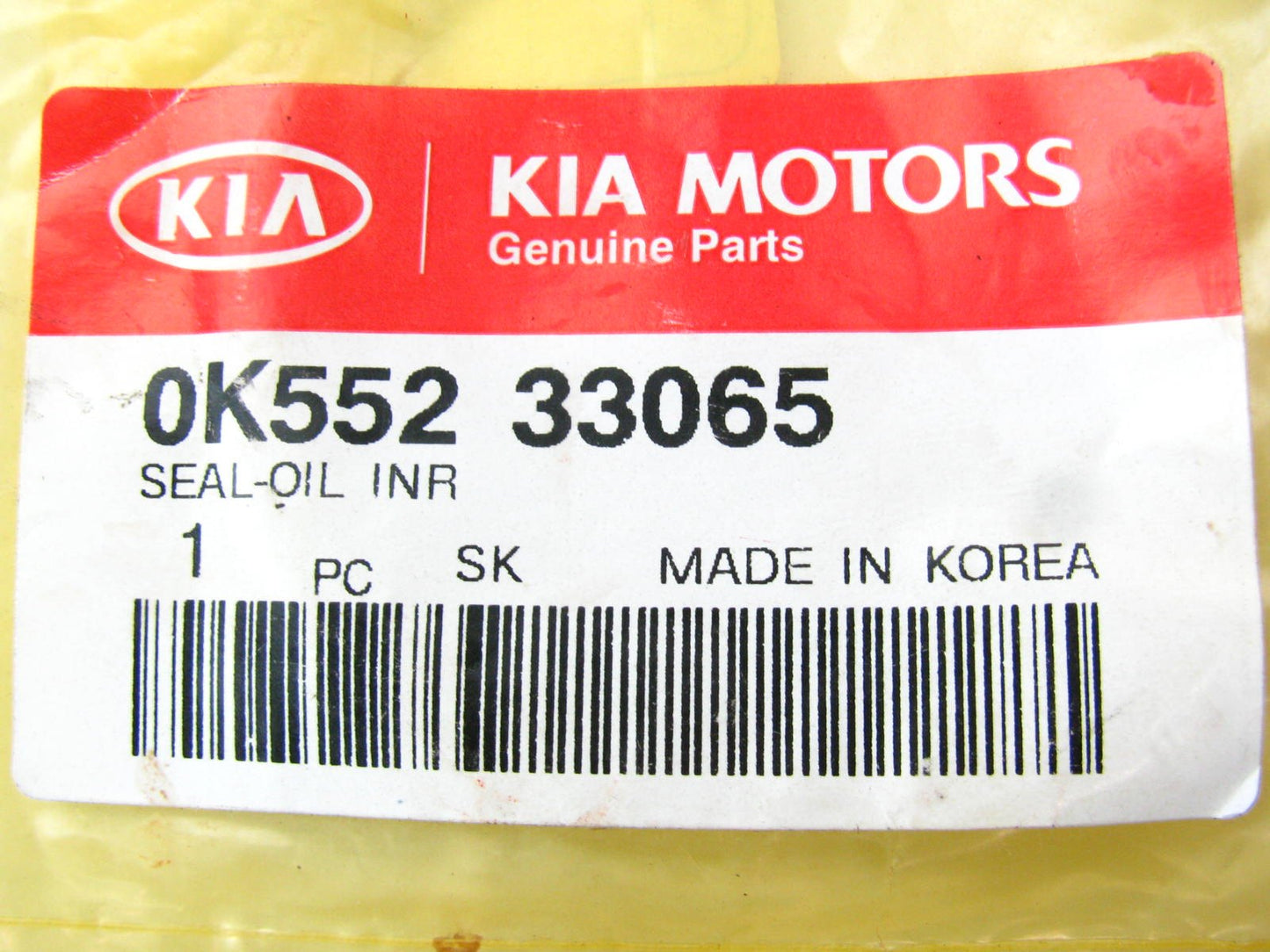 New Genuine Driveshaft Inner Oil Seal OEM For 2004-2006 Kia Sedona 0K55233065