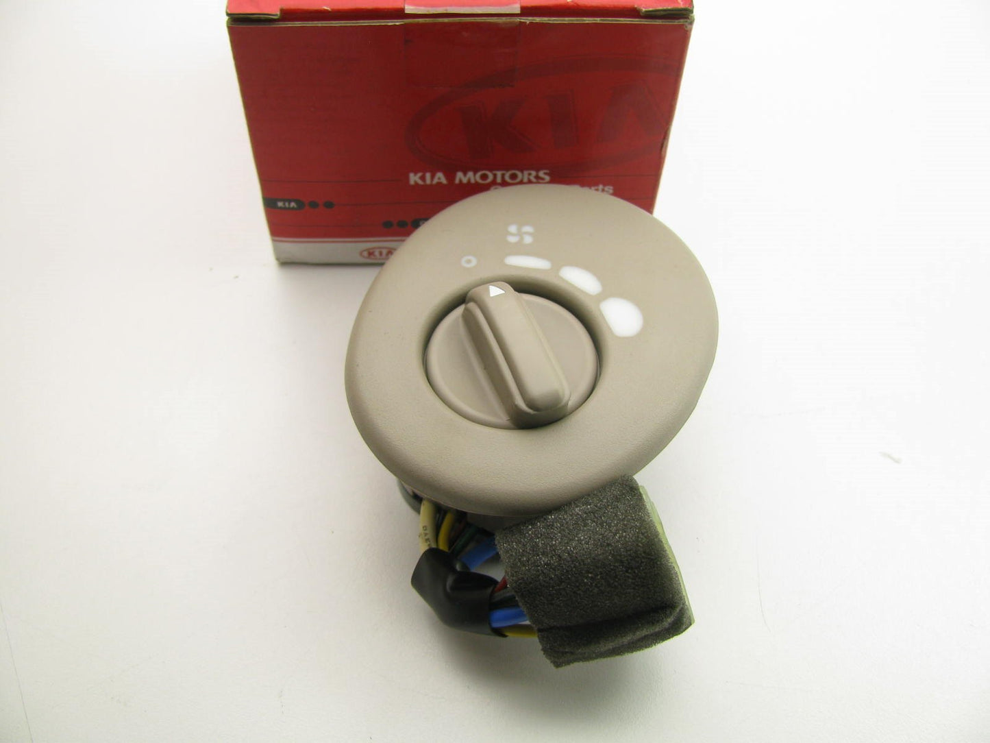 NEW GENUINE Rear Heater A/C Control Switch OEM For 2004-05 Sedona 1K55261325CGE