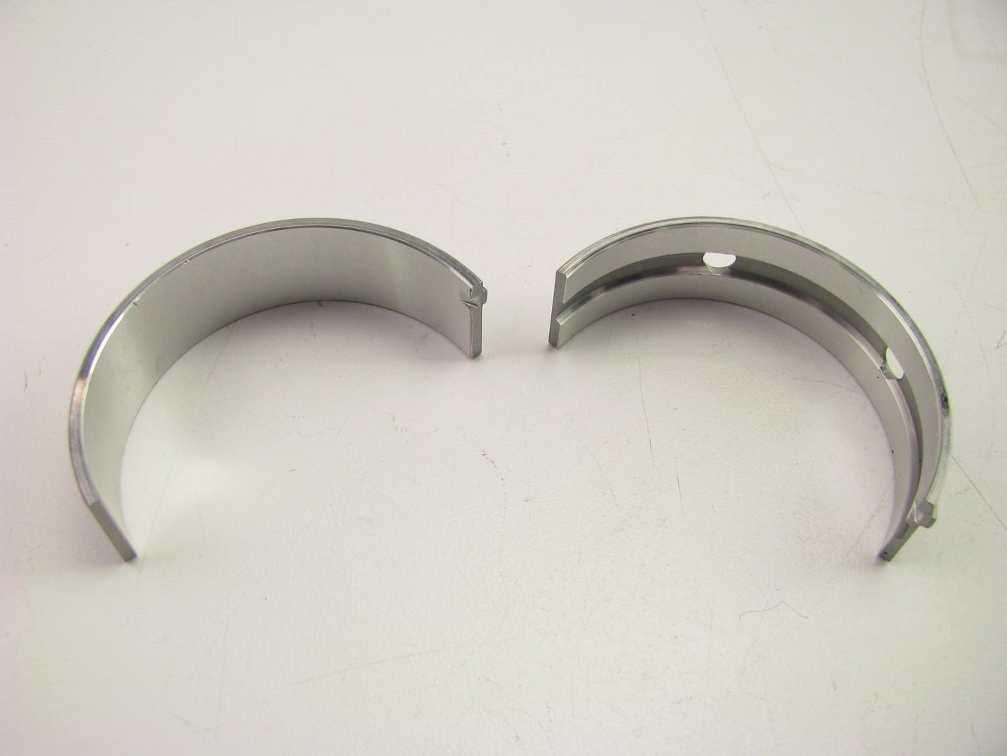 New Genuine Engine Crankshaft Bearing Pair STD Size OEM For Kia 210202E020