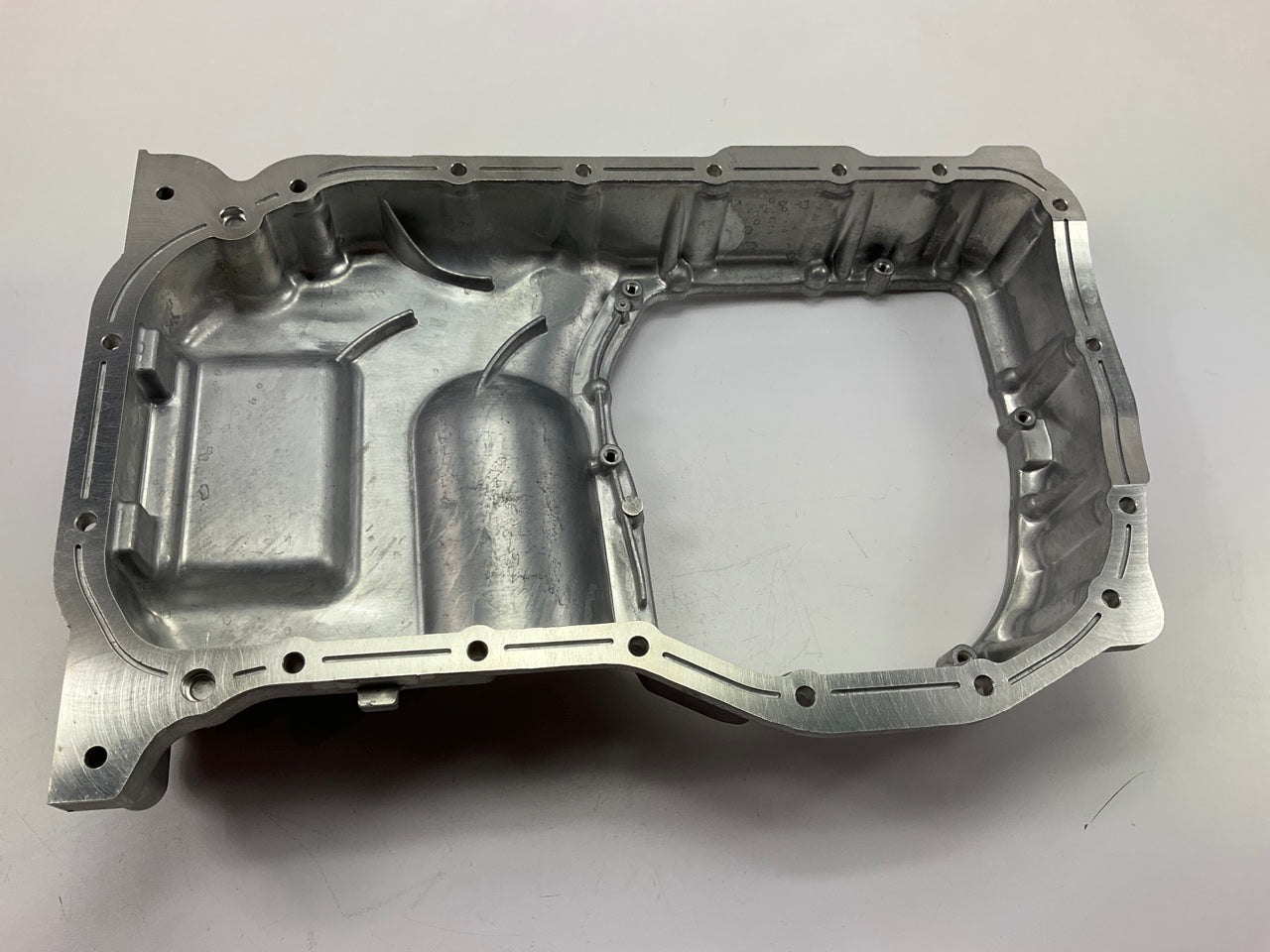 NEW Upper Engine Oil Pan OEM For 03-06 Optima, 03-06 Magentis 2.4L 2152138054
