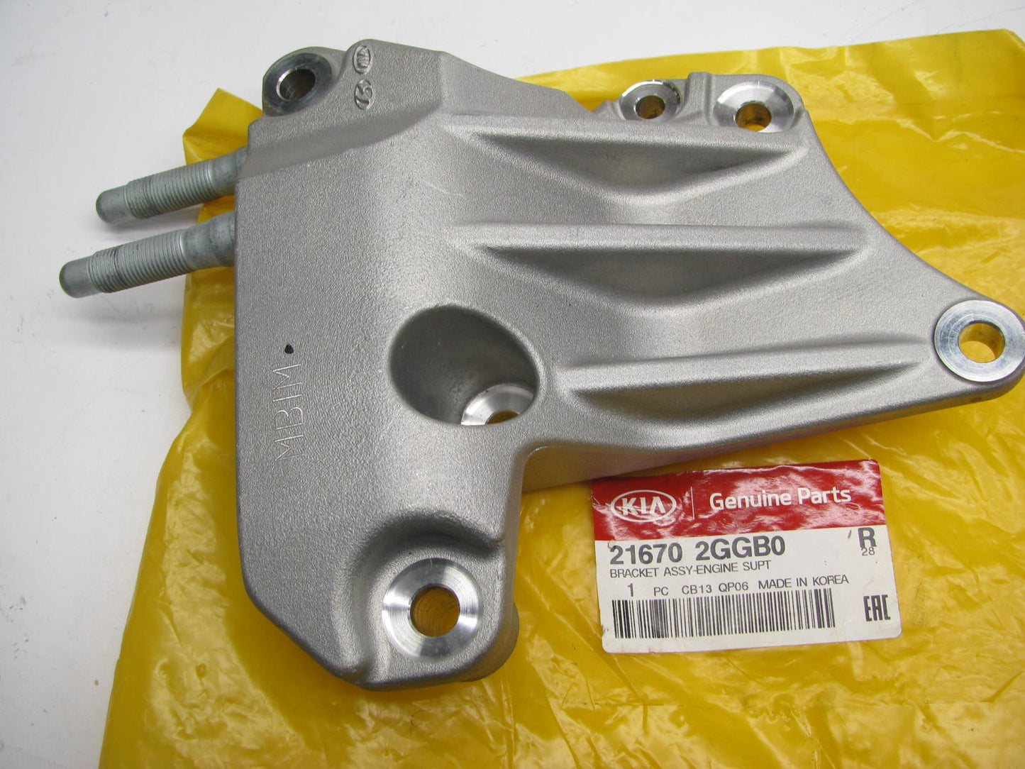 NEW Genuine OEM 216702GGB0 Lower Transmission Mount Bracket For Kia