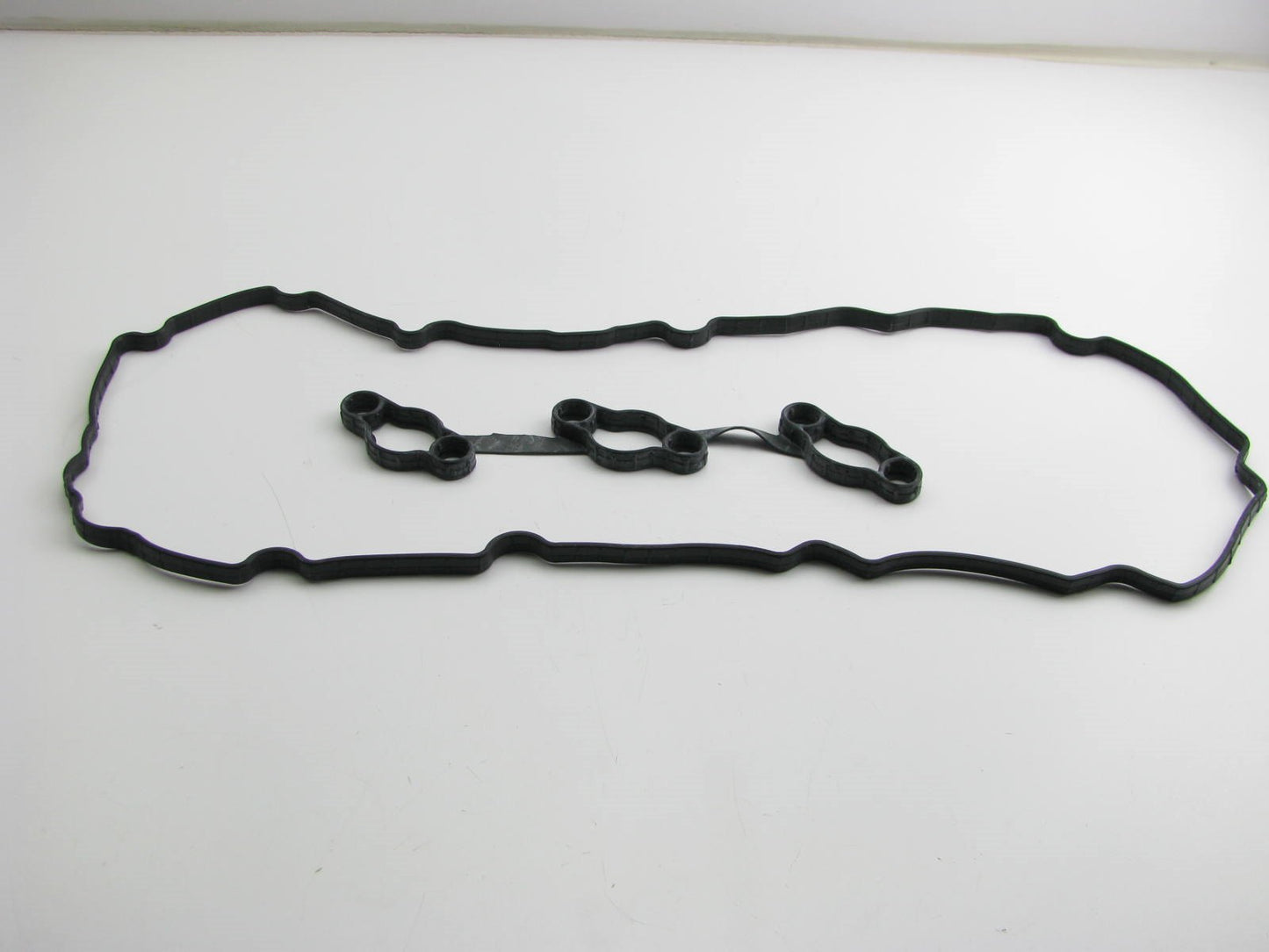 NEW GENUINE - LEFT Valve Cover Gasket OEM For Kia 224533CGA2