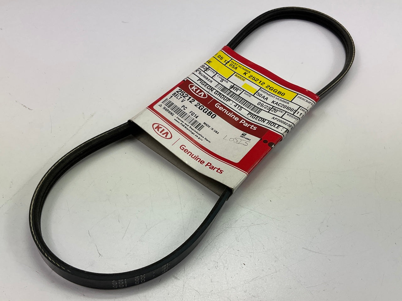 NEW GENUINE V-belt OEM For Kia 252122GGB0