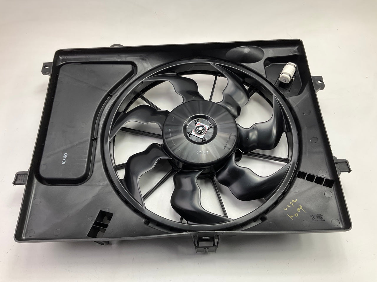 NEW GENUINE Engine Cooling Fan OEM For 2011-2014 Hyundai Elantra 253803X000