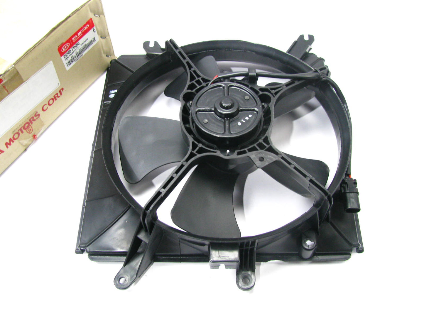 NEW - OEM 25380FD000 Engine Cooling Fan Assembly For 2003-2005 Kia Rio